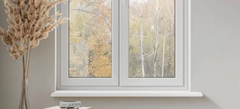 Vinyl Window Stool in Brandon, FL